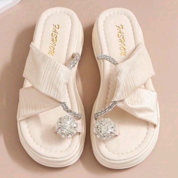 Women's Flat Sandals With Full Crystal Embellishment, Outdoor Slip-On Thong - Picture 6 of 6